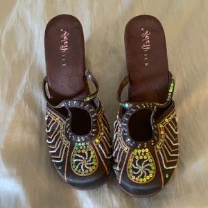 Very Volatile Wedge with wood heel